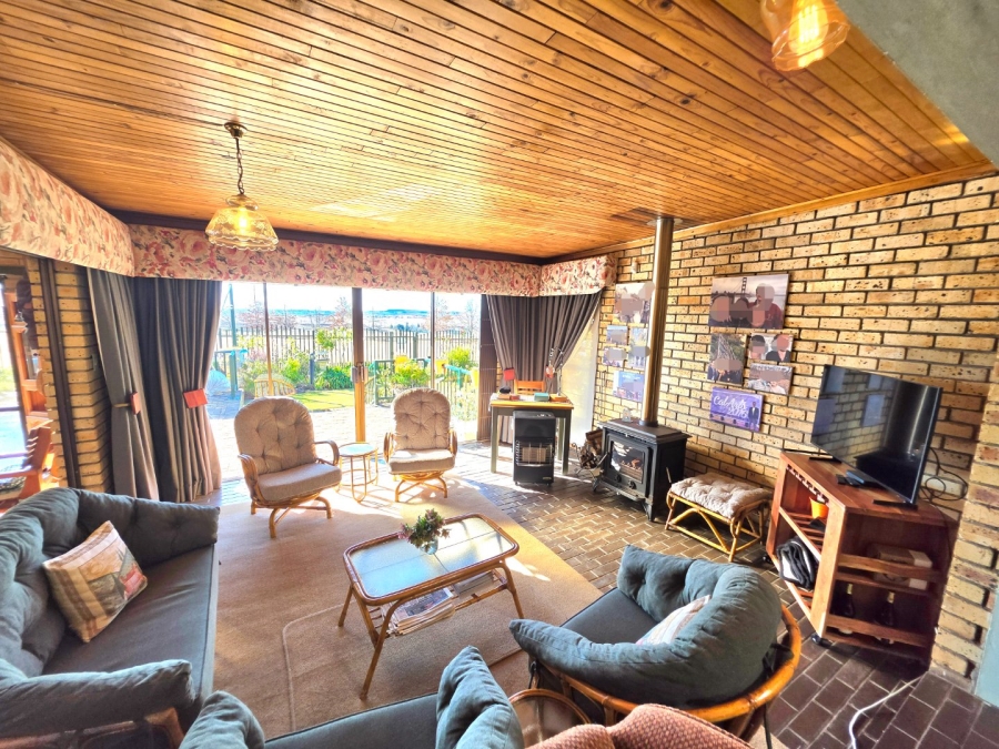 5 Bedroom Property for Sale in Panorama Free State